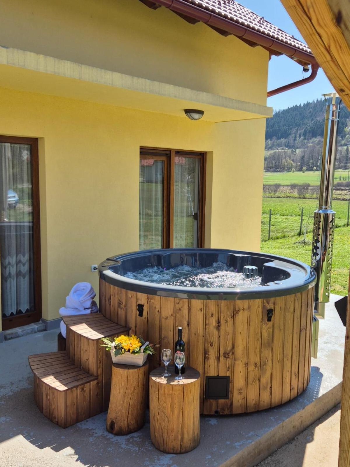 Kuca Trota - Sauna, Hot Tub Otočac Exterior foto