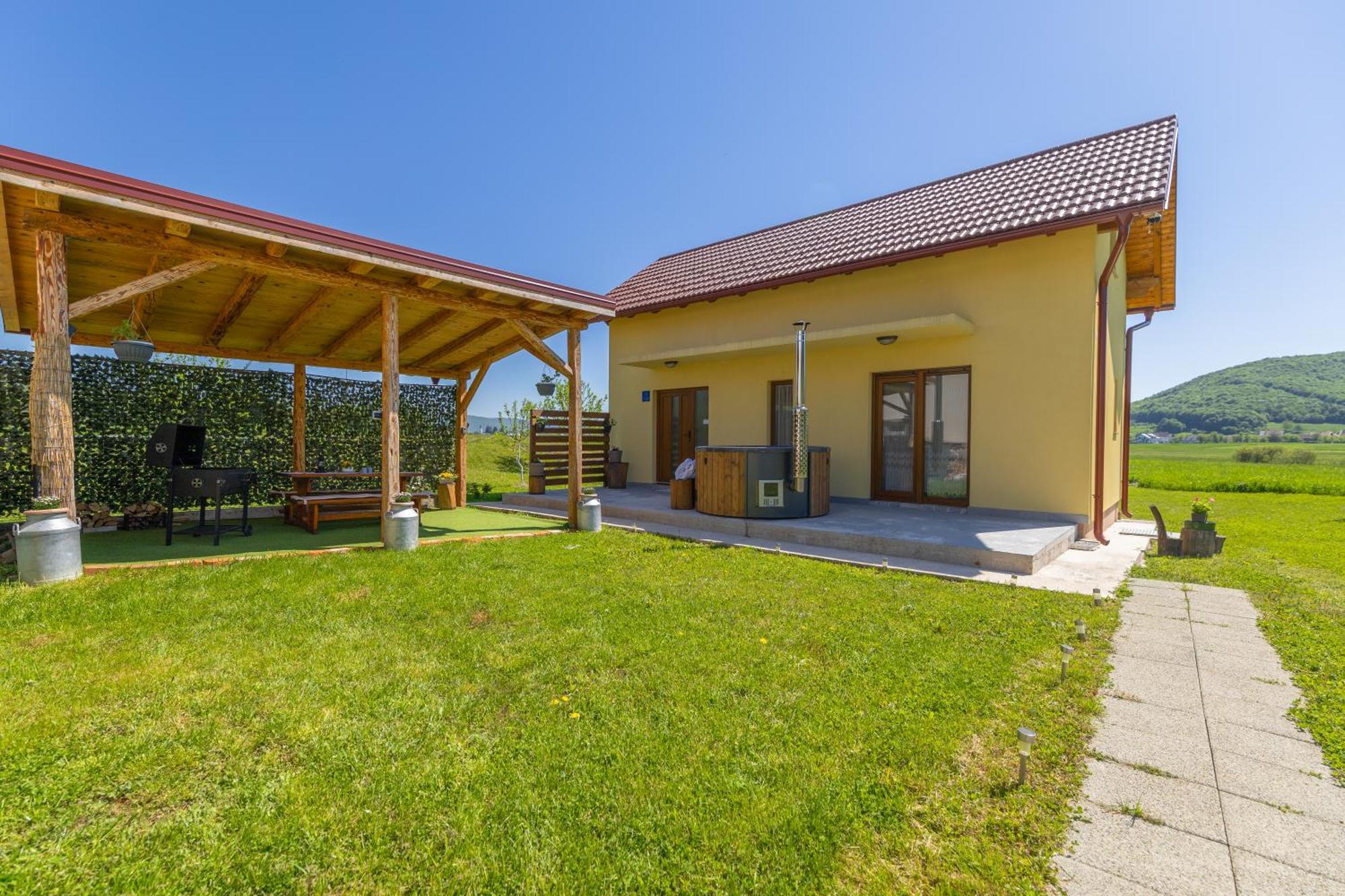 Kuca Trota - Sauna, Hot Tub Otočac Exterior foto