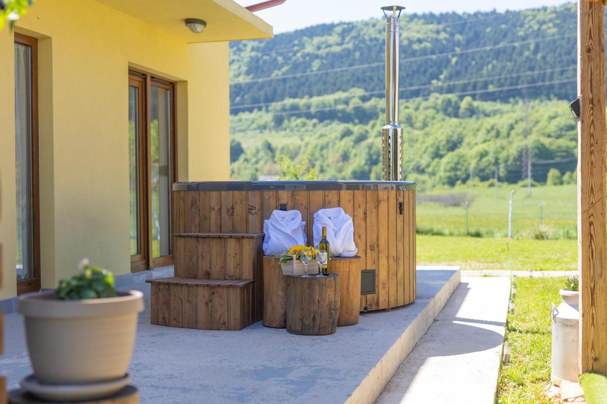 Kuca Trota - Sauna, Hot Tub Otočac Exterior foto